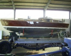 Holzboot Mahagoni-Außenhaut Sanierung